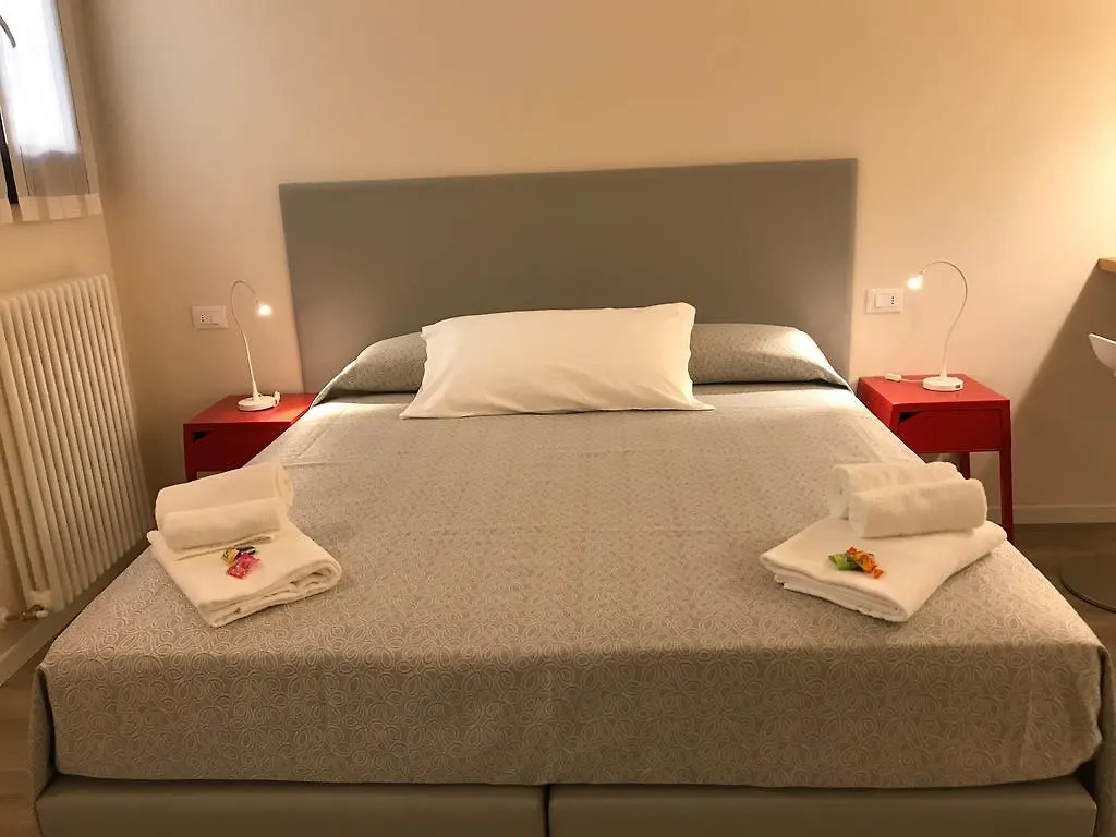 Honey Rooms Ferrara Bed & Breakfast