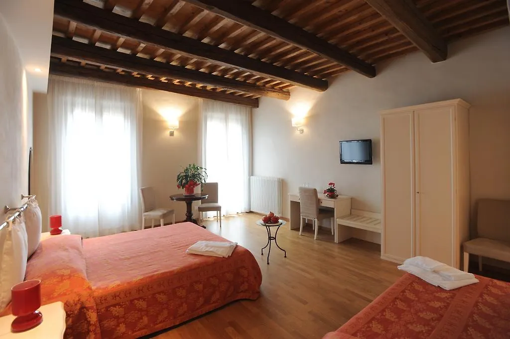 Honey Rooms Ferrara Itália