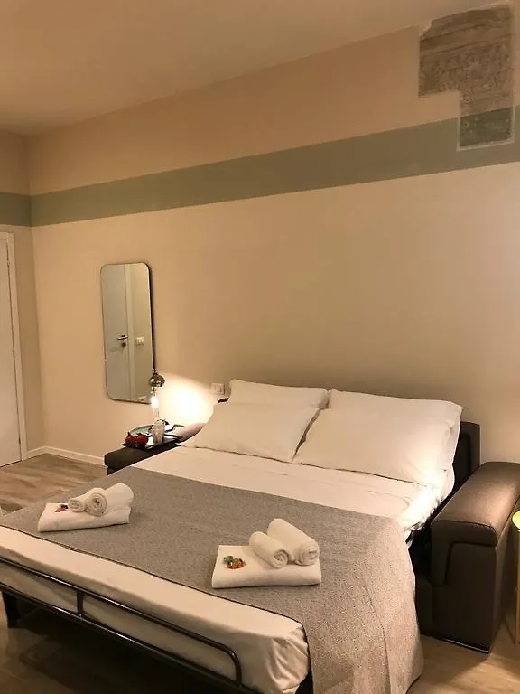 Honey Rooms Ferrara Alojamento de Acomodação e Pequeno-almoço
